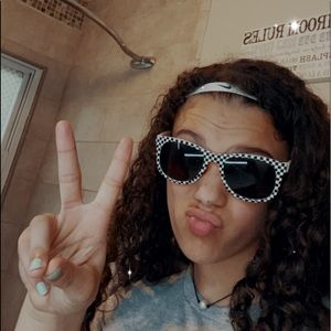 Meet your Posher, Jade